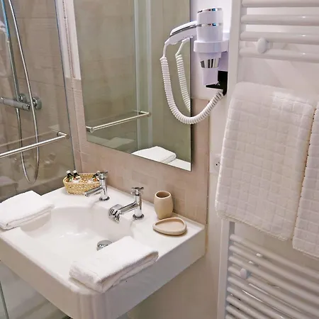 ホテル Villa Verde La Rochelle 3*
