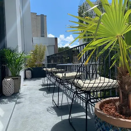 Villa Verde La Rochelle Otel