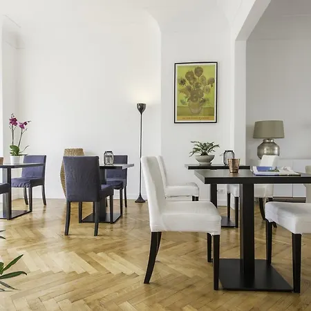 Villa Verde La Rochelle Otel