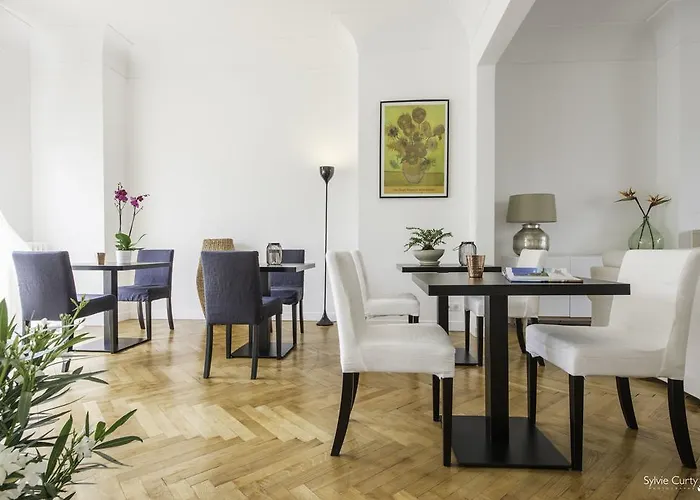 Villa Verde La Rochelle Hotel